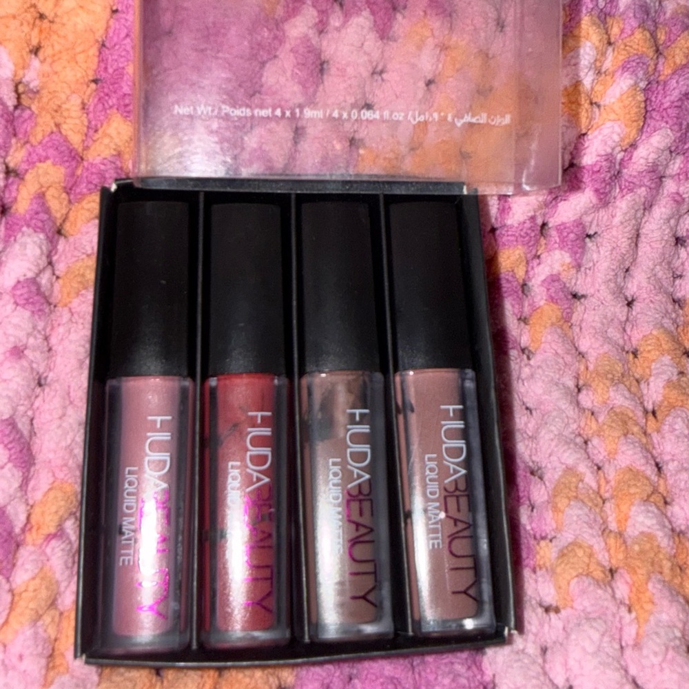 HUDA BEAUTY Liquid Matte Mini Set - Mauve, Rose, Berry & Deep Rose